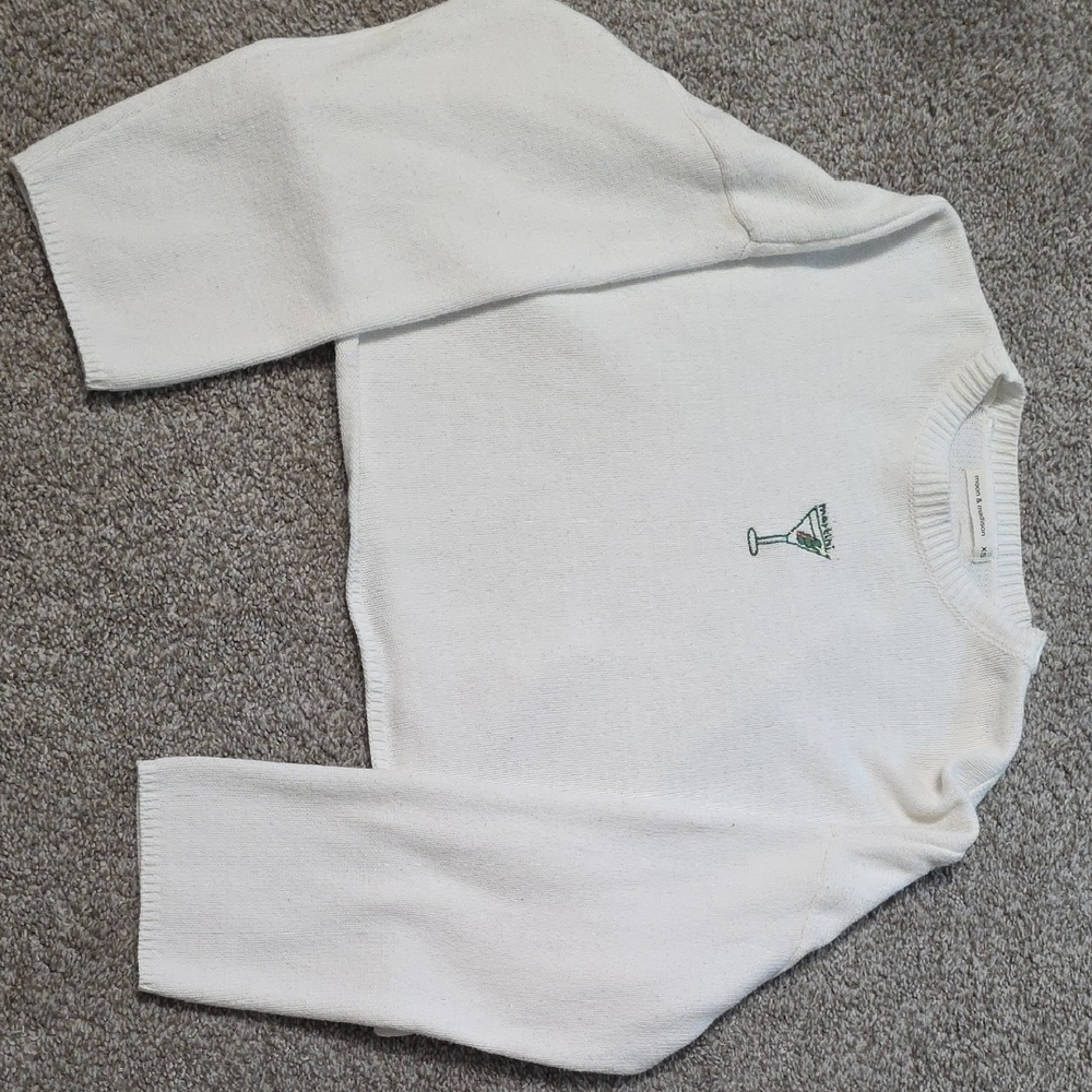 Moon & Madison White Sweater with Green Detail